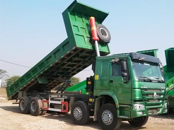 Xe tải ben Howo 4 chân thùng 7,8m