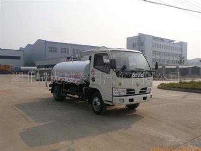 Xe phun nước rửa đường 6 khối