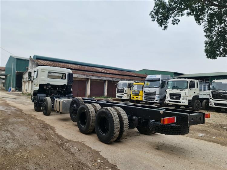 Xe Tải 5 Chân Thùng Dongfeng