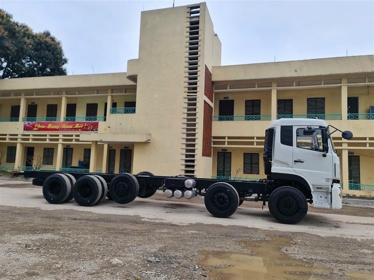 Xe Tải 5 Chân Thùng Dongfeng