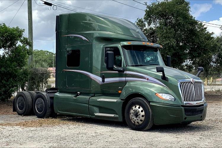 Xe Đầu Kéo Mỹ 1 Giường A26 Cummin