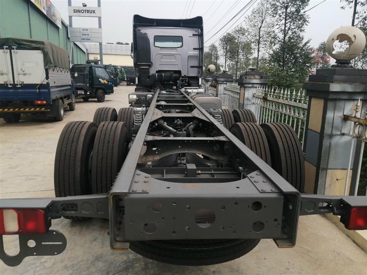 Xe Howo Tải thùng 4 chân  A7 340 hp