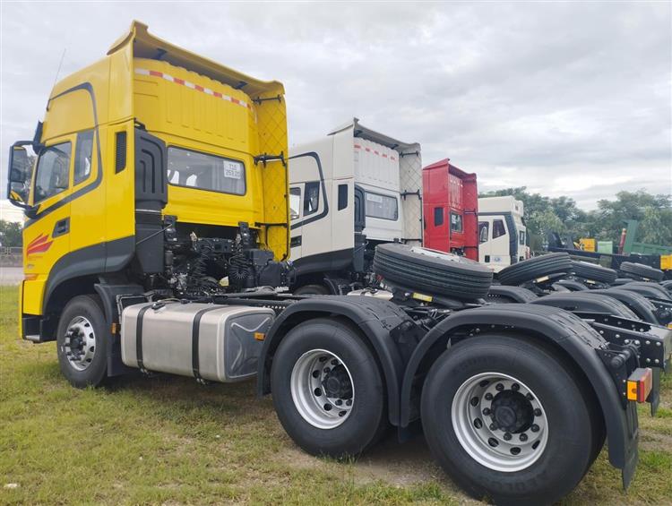 Xe Đầu Kéo Dongfeng D420