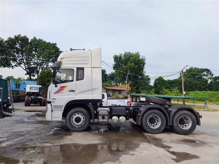 Xe Đầu Kéo Dongfeng D420