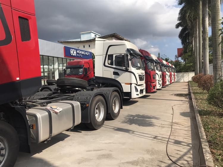 Xe Đầu Kéo D320 Dongfeng Hoàng Huy
