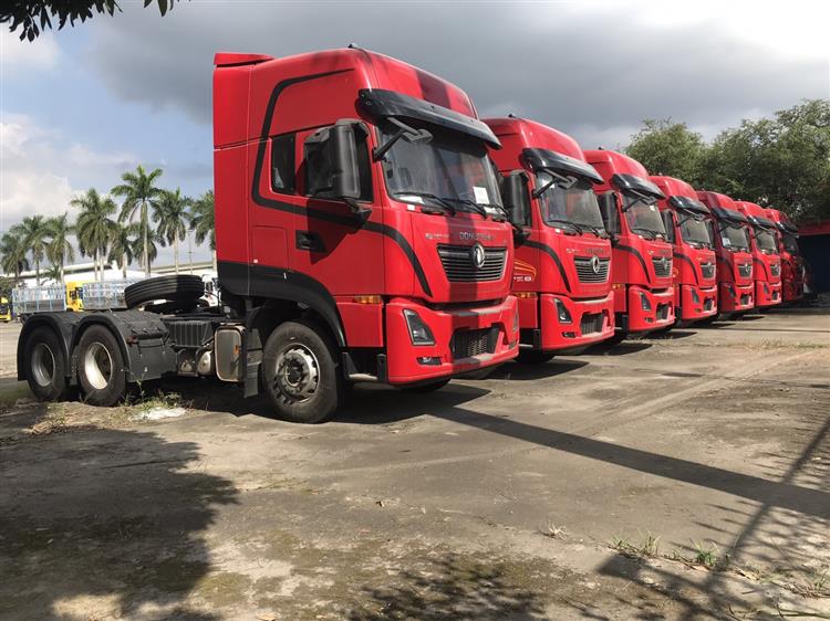 Xe Đầu Kéo D320 Dongfeng Hoàng Huy