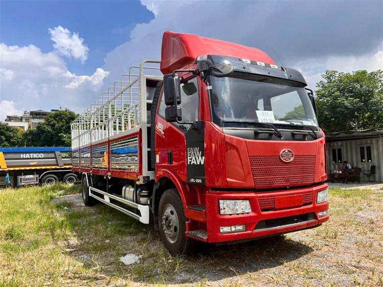 Xe Tải Thùng Mui Bạt Faw J6L 220 Hp