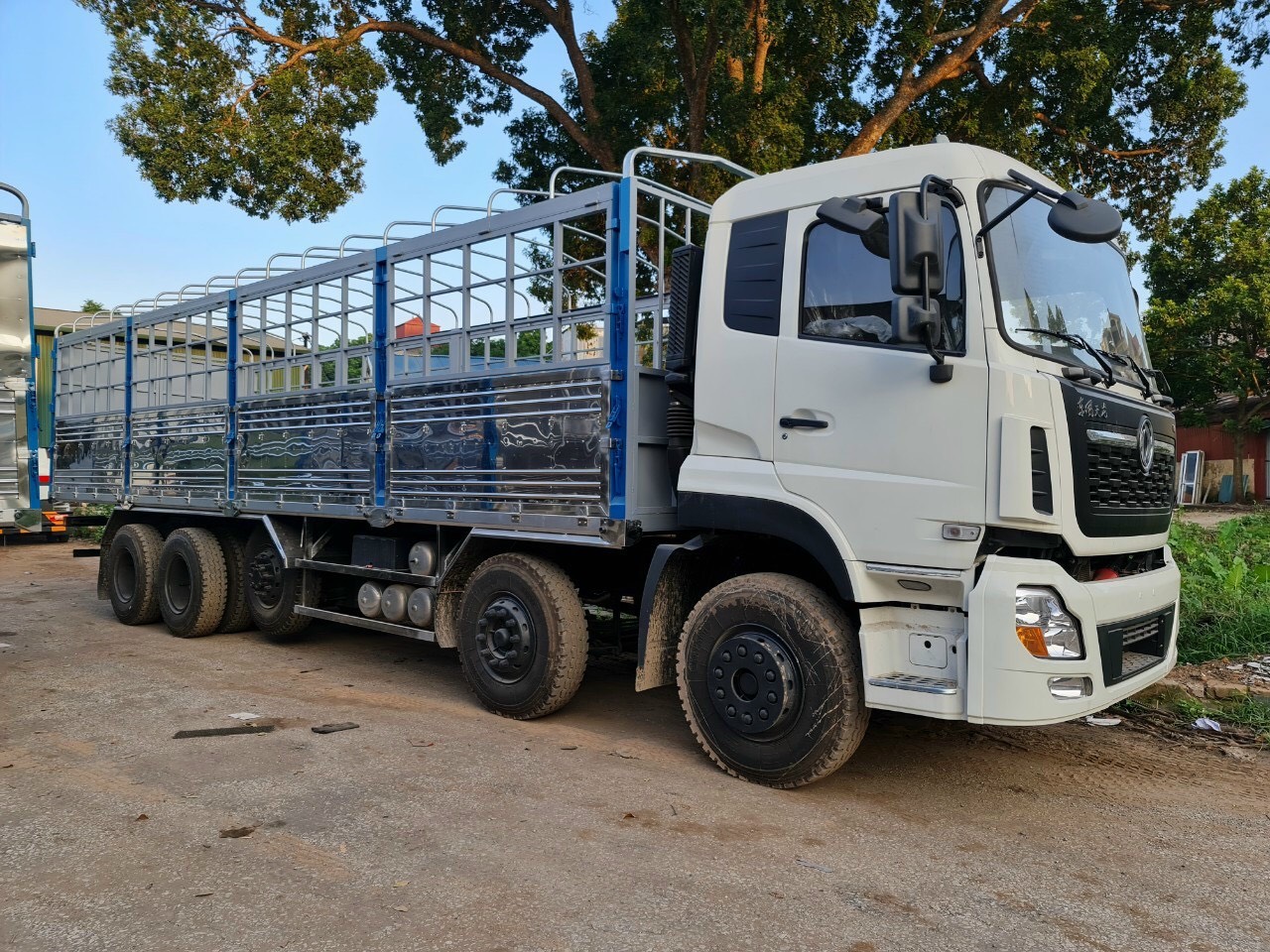 Xe Tải 5 Chân Thùng Dongfeng