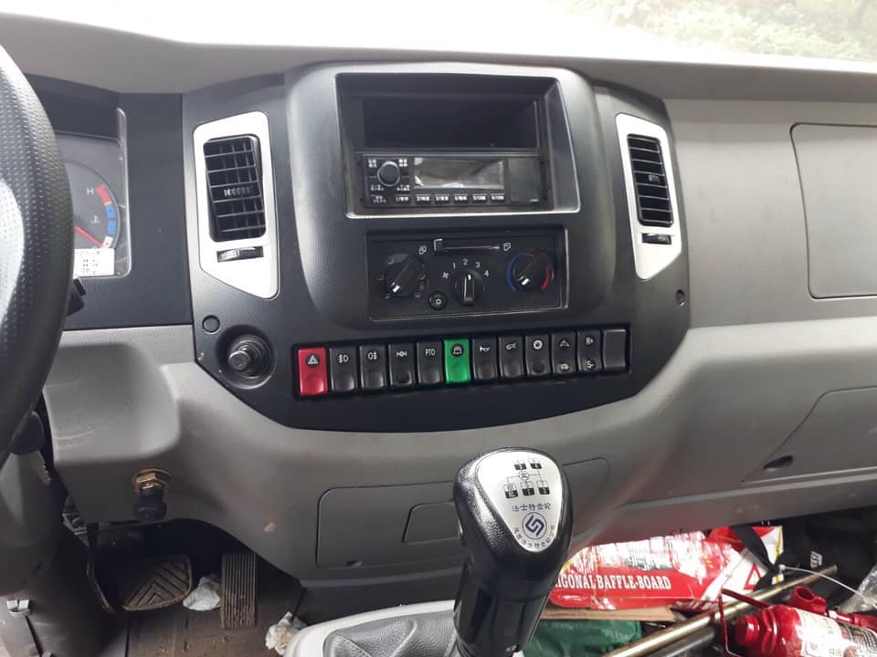 Xe Tải Thùng 2 Cầu Dongfeng 6m3 Tải 7 Tấn