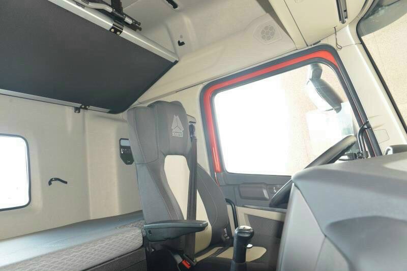 Xe Tải thùng 4 chân Howo A7 340 hp