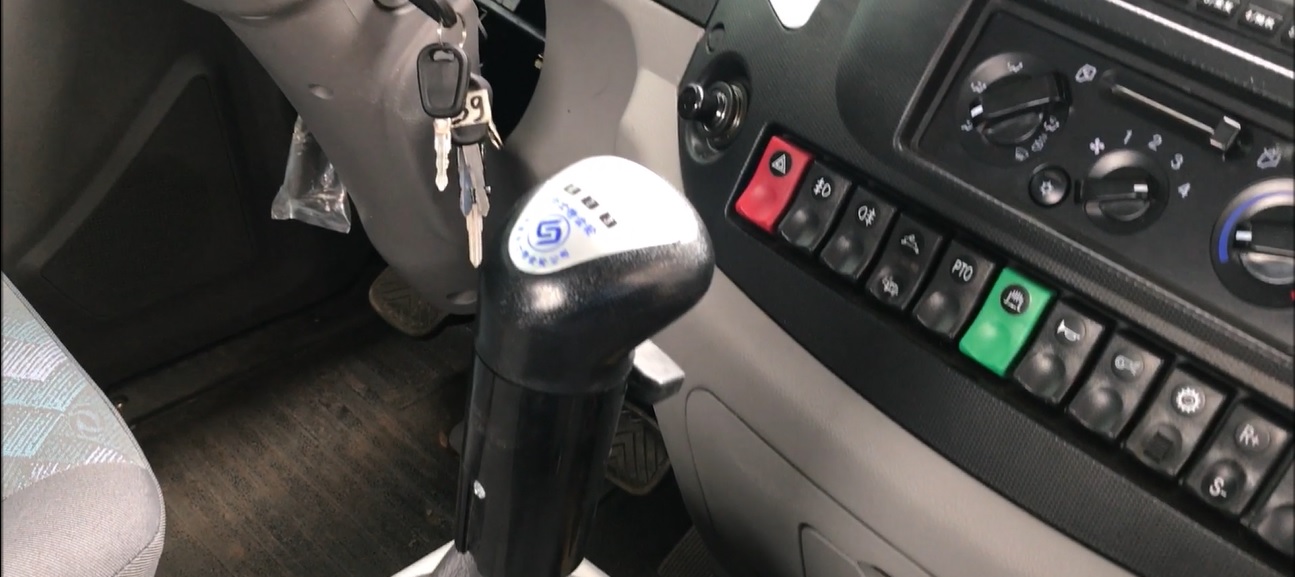 Xe Tải Thùng 2 Cầu Dongfeng 6m3 Tải 7 Tấn