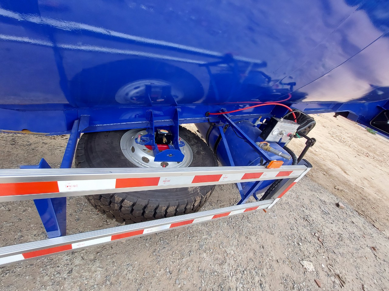 Sơ Mi Rơ Mooc Chở Xi Măng Fushi 46 Khối 8