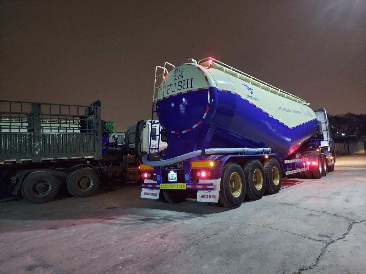 Sơ Mi Rơ Mooc Chở Xi Măng Fushi 46 Khối 8