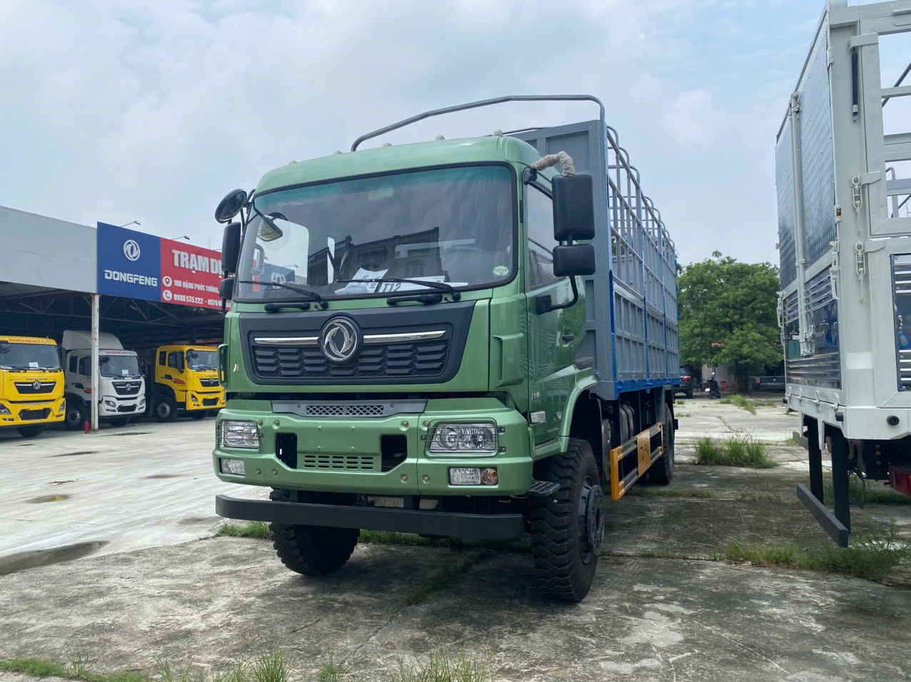 Xe Tải Thùng 2 Cầu Dongfeng 6m3 Tải 7 Tấn