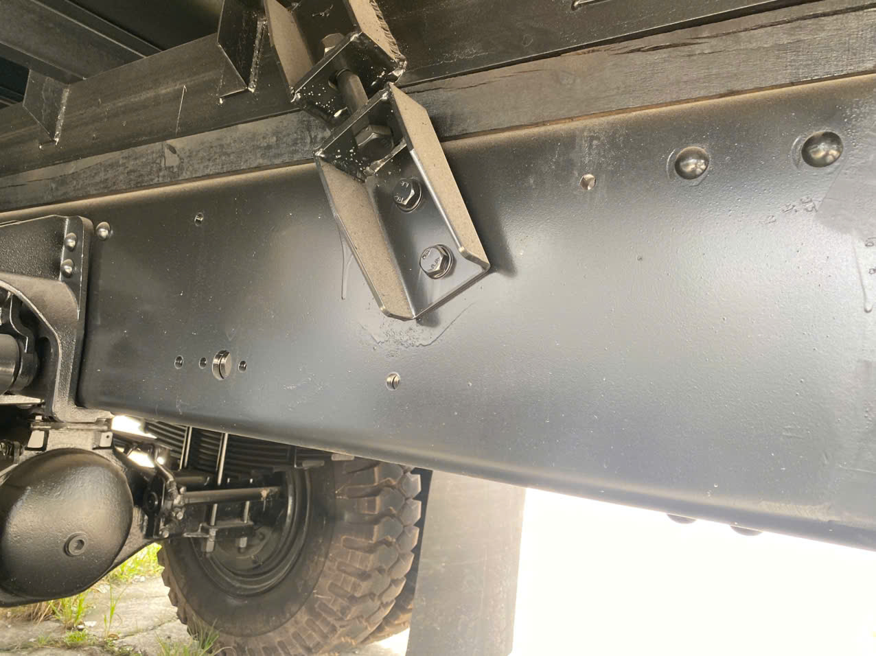 Xe Tải Thùng 2 Cầu Dongfeng 6m3 Tải 7 Tấn