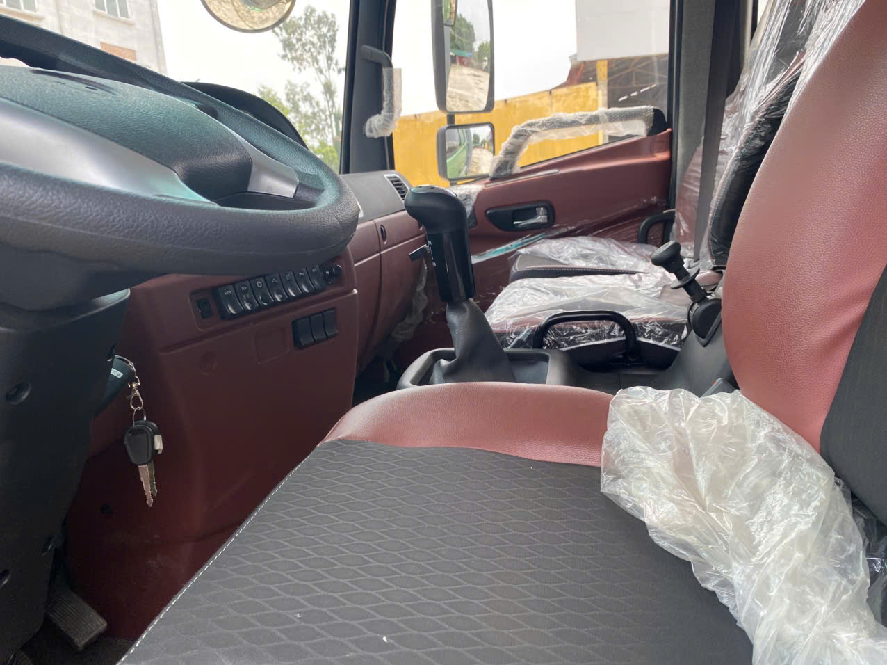 Xe Tải Thùng 2 Cầu Dongfeng 6m3 Tải 7 Tấn