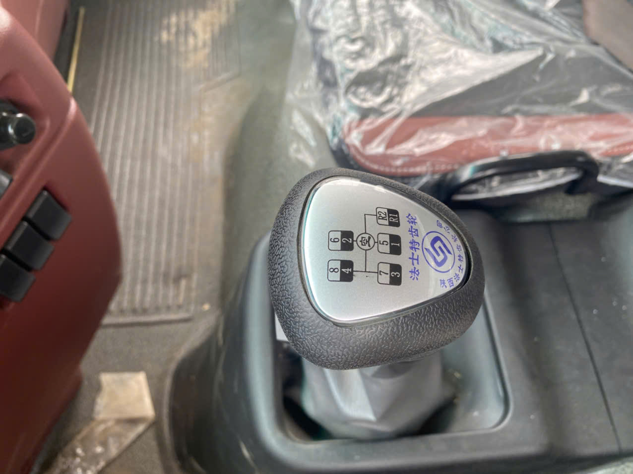 Xe Tải Thùng 2 Cầu Dongfeng 6m3 Tải 7 Tấn