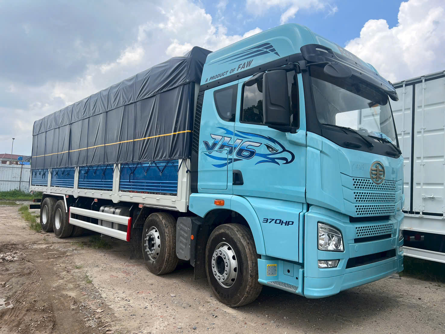 Xe Tải Thùng 4 Chân FAW JH6 370Hp – Mạnh Mẽ, Bền Bỉ, Hiệu Suất Hàng Đầu 2025