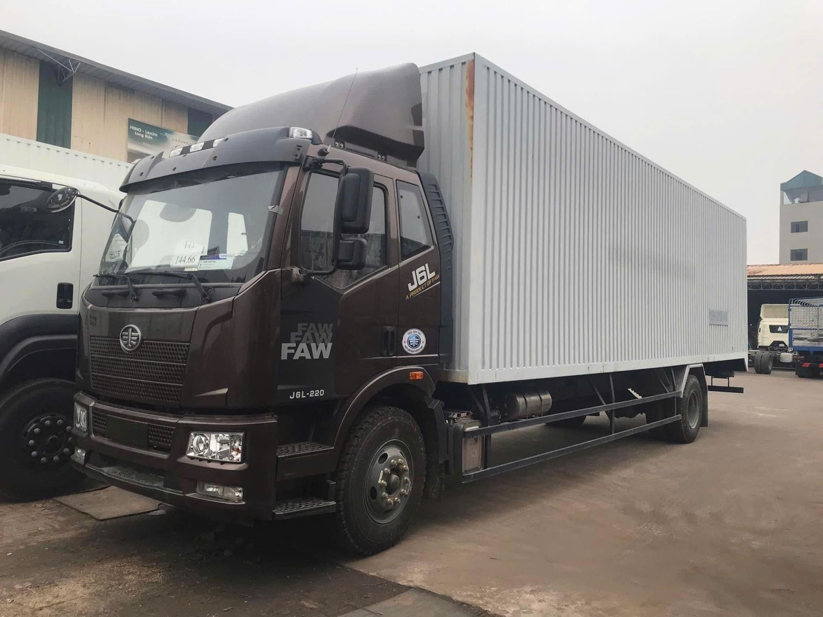 Xe Tải Thùng Công Ten Nơ Faw 9m7